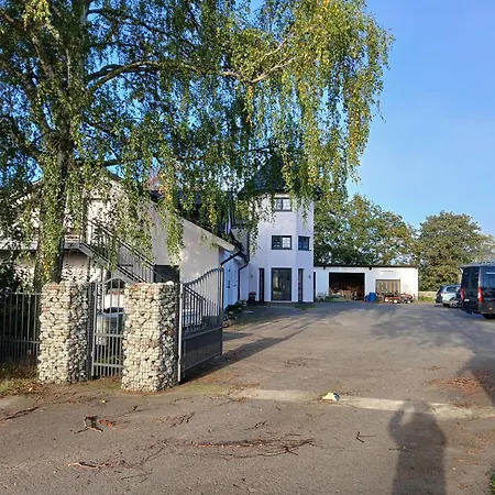 Hof Sorgenfrei *
